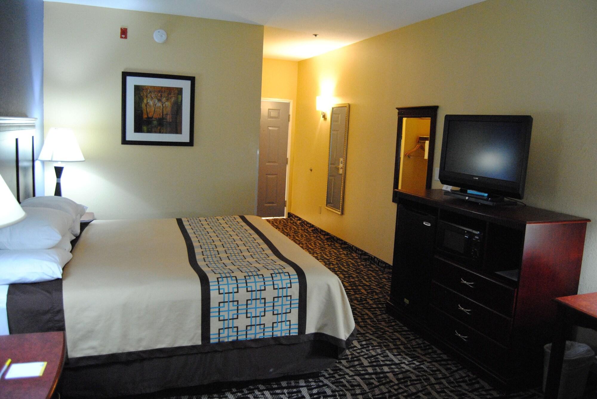Days Inn & Suites By Wyndham Prattville-Montgomery Εξωτερικό φωτογραφία