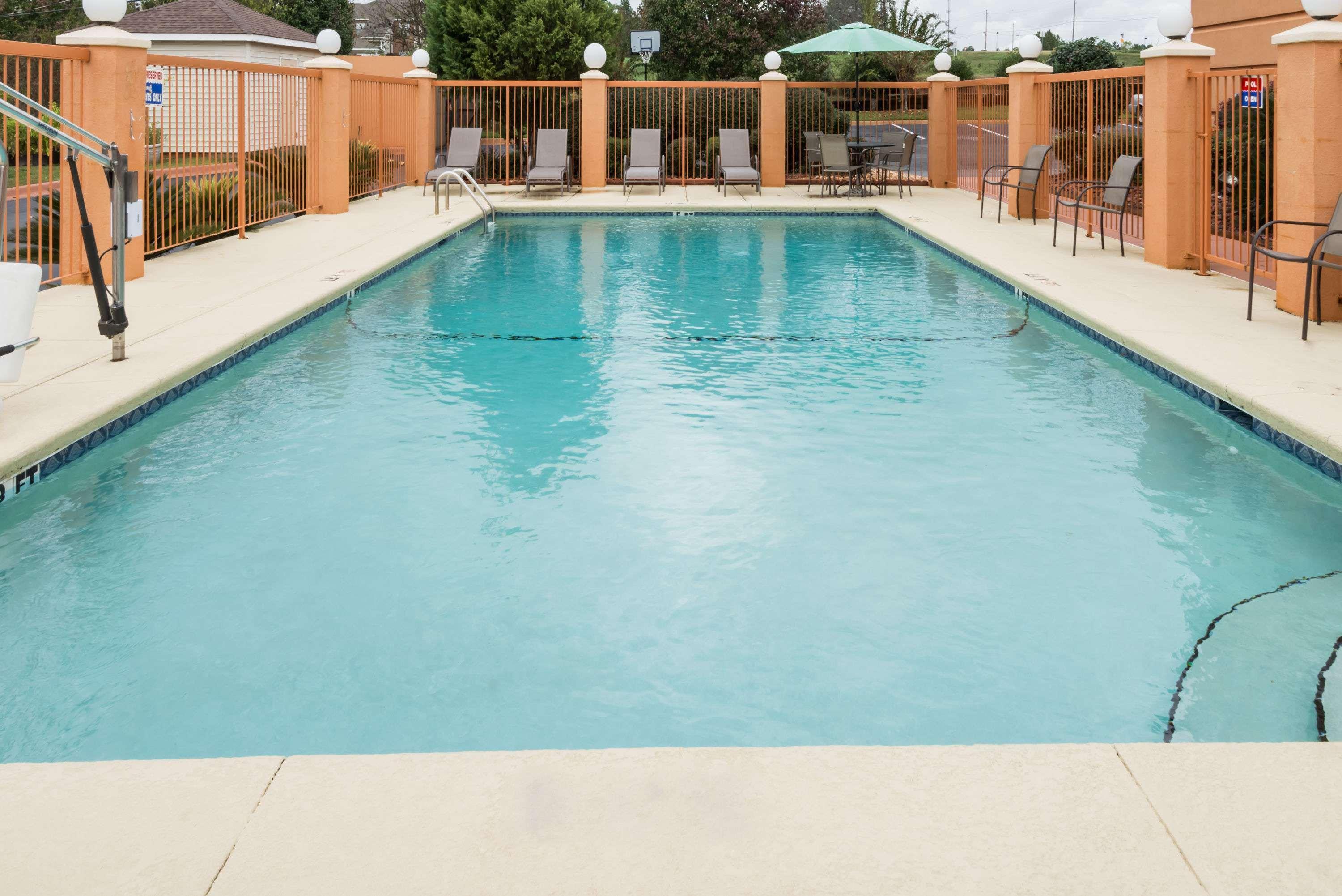 Days Inn & Suites By Wyndham Prattville-Montgomery Εξωτερικό φωτογραφία