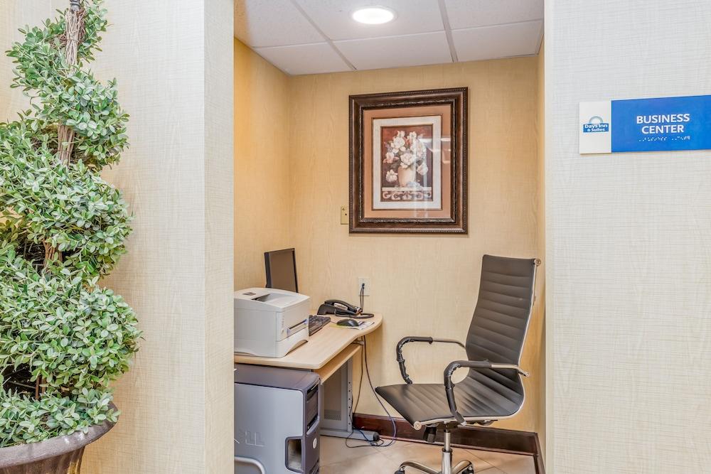 Days Inn & Suites By Wyndham Prattville-Montgomery Εξωτερικό φωτογραφία