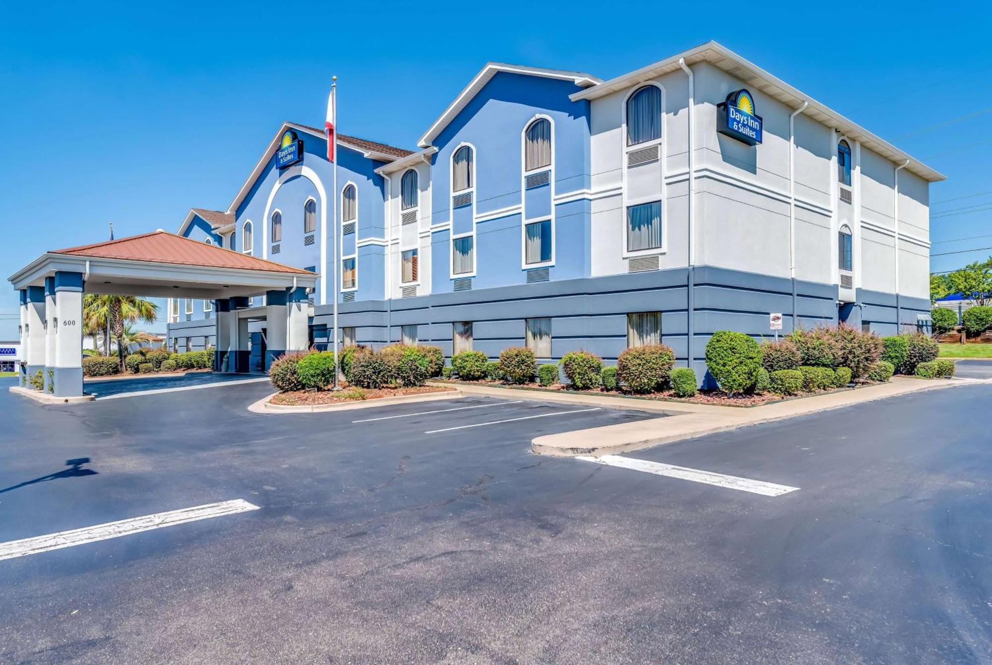 Days Inn & Suites By Wyndham Prattville-Montgomery Εξωτερικό φωτογραφία